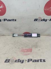 Амортизатор багажника TOYOTA progres JCG11 1 ракурс