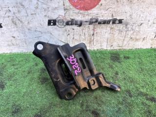 Подушка двигателя левая TOYOTA VOXY ZWR80 2ZR-FXE 4 ракурс
