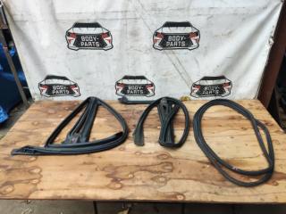 Уплотнительная резинка SUBARU FORESTER SG5 1 ракурс