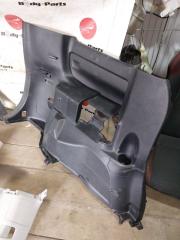Обшивка багажника TOYOTA VOXY ZWR80 2 ракурс Обшивка багажника TOYOTA VOXY ZWR80 2 ракурс