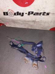Петля капота MAZDA DEMIO DY5R 2 ракурс