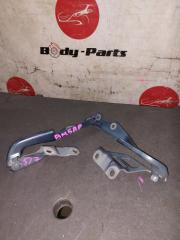 Петля капота MAZDA AXELA BM5AP 1 ракурс Петля капота MAZDA AXELA BM5AP 1 ракурс