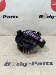 Мотор печки TOYOTA NOAH ZRR70 1 ракурс Мотор печки TOYOTA NOAH ZRR70 1 ракурс