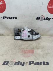 Ручка двери правая передняя HONDA ELYSION RR1 2 ракурс