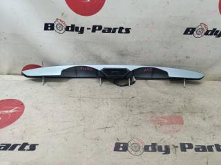 Накладка 5-й двери SUZUKI SX4 YA11S 83941-80J10 2 ракурс Накладка 5-й двери SUZUKI SX4 YA11S 83941-80J10 2 ракурс