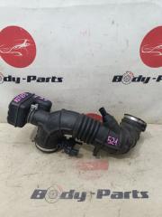 Патрубок воздушного фильтра TOYOTA AVENSIS AZT250 1AZ 17881-0H040 1 ракурс Патрубок воздушного фильтра TOYOTA AVENSIS AZT250 1AZ 17881-0H040 1 ракурс
