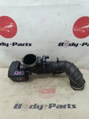 Патрубок воздушного фильтра TOYOTA AVENSIS AZT250 1AZ 17881-0H040 3 ракурс Патрубок воздушного фильтра TOYOTA AVENSIS AZT250 1AZ 17881-0H040 3 ракурс