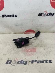 Педаль газа TOYOTA NOAH ZWR80 78110-28040 2 ракурс
