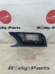 Консоль магнитофона AUDI S4 8K 8K2857185H 2 ракурс