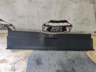 Накладка замка багажника TOYOTA WISH ZGE20 67935-68020 1 ракурс