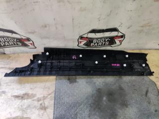 Порожек пластиковый правый задний TOYOTA NOAH ZWR80 6791728161 2 ракурс