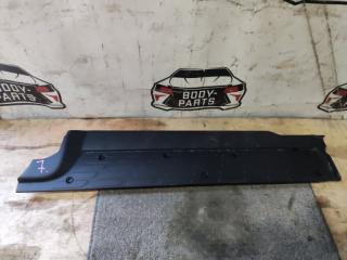 Порожек пластиковый левый задний TOYOTA NOAH ZWR80 6791828161 1 ракурс