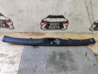 Накладка замка багажника TOYOTA NOAH ZWR80 67935-28100 1 ракурс