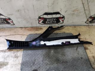 Пластик салона левый передний TOYOTA NOAH ZWR80 62220-28140 3 ракурс