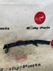 Планка под фары правая NISSAN LARGO VNW30 2 ракурс