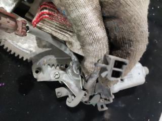 Стеклоподъемник правый передний NISSAN AVENIR PW11 80730 WA000 5 ракурс