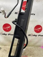Накладка 5-й двери NISSAN ELGRAND pne52 90810 3 ракурс