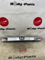Накладка 5-й двери Honda n-box JF2 1 ракурс