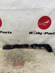 Крепление бампера правое заднее TOYOTA PRIUS zvw50 52576-47040 2 ракурс