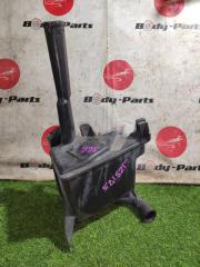 Бачок омывателя передний TOYOTA CROWN JZS173 1JZGE 060851023, 8277530020, 8533010290 2 ракурс Бачок омывателя передний TOYOTA CROWN JZS173 1JZGE 060851023, 8277530020, 8533010290 2 ракурс