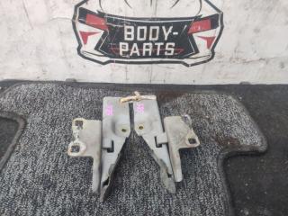 Петля капота NISSAN CEFIRO A33 1 ракурс Петля капота NISSAN CEFIRO A33 1 ракурс