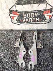 Петля капота MAZDA MPV LW3W 1 ракурс Петля капота MAZDA MPV LW3W 1 ракурс
