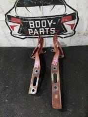 Петля капота HONDA FIT GD2 1 ракурс Петля капота HONDA FIT GD2 1 ракурс