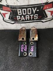 Петля капота MITSUBISHI PAJERO V68W 2 ракурс