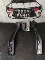 Петля капота NISSAN DUALIS NJ10 2 ракурс