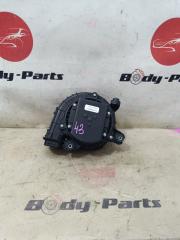 Мотор охлаждения батареи HONDA FIT GP1 1J810RE00031 1 ракурс
