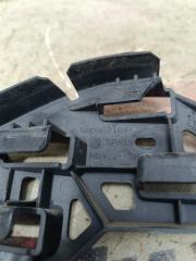 Крепление бампера правое переднее VOLKSWAGEN POLO 9N 6Q080784A 3 ракурс