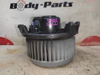 Мотор печки передний TOYOTA NOAH ZRR75 3ZRFE 1 ракурс Мотор печки передний TOYOTA NOAH ZRR75 3ZRFE 1 ракурс