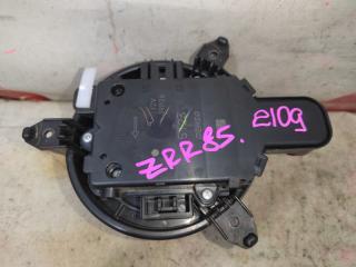 Мотор печки передний TOYOTA VOXY ZRR85 3ZR-FAE 2 ракурс