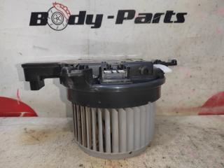 Мотор печки передний TOYOTA VOXY ZRR85 3ZR-FAE 3 ракурс