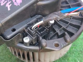 Мотор печки TOYOTA COROLLA FIELDER nze144 1NZFE 2727000873 3 ракурс
