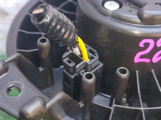 Мотор печки SUZUKI HUSTLER MR92S R06D 3 ракурс