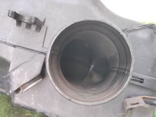 Корпус воздушного фильтра HONDA STREAM RN1 D17A 4 ракурс
