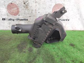 Корпус воздушного фильтра левый NISSAN FUGA PNY50 VQ35 226807S000 3 ракурс