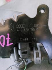 Помпа AUDI A6 4g 4G0 820 195 E 3 ракурс