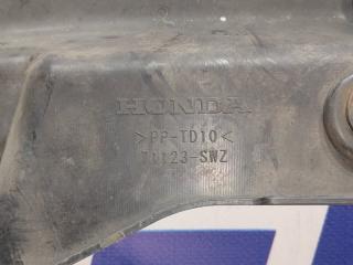 Защита замка капота HONDA FREED SPIKE GP3 LEA 71123SWZ 3 ракурс