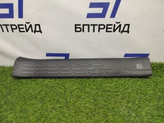 Порожек пластиковый левый передний TOYOTA VOXY ZWR80 2ZR-FXE 6791428080 1 ракурс