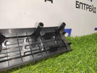 Порожек пластиковый левый передний TOYOTA VOXY ZWR80 2ZR-FXE 6791428080 4 ракурс