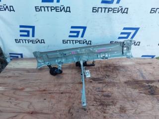 Планка телевизора TOYOTA COROLLA ZWE215 3 ракурс