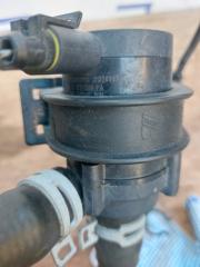 Помпа VOLVO V40 MV D4204T 31320347 3 ракурс