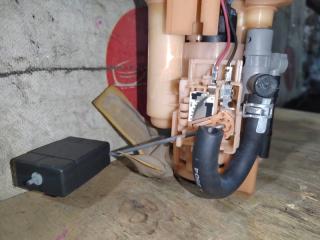 Бензонасос TOYOTA ALLEX NZE124 1NZ-FE 7702012470 4 ракурс