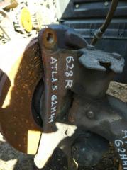 Поворотный кулак передний правый Nissan Atlas 1994