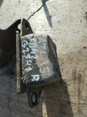 Запчасть отбойник рессоры передний Nissan Atlas 1994