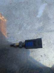 Датчик педали сцепления Isuzu Elf Б/У Датчик педали сцепления Isuzu Elf