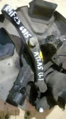 Поворотный кулак левый Nissan Atlas 1998