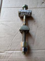 Болт торсиона Toyota ToyoAce 2000